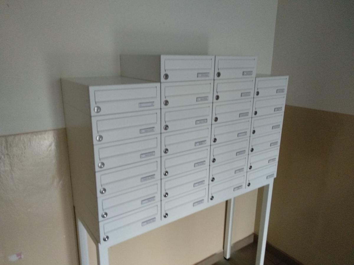 Poštové schránky Amej, Brezová pod Bradlom