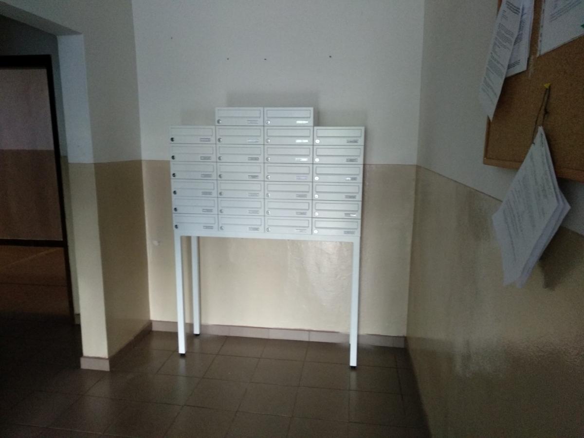 Poštové schránky Amej, Brezová pod Bradlom