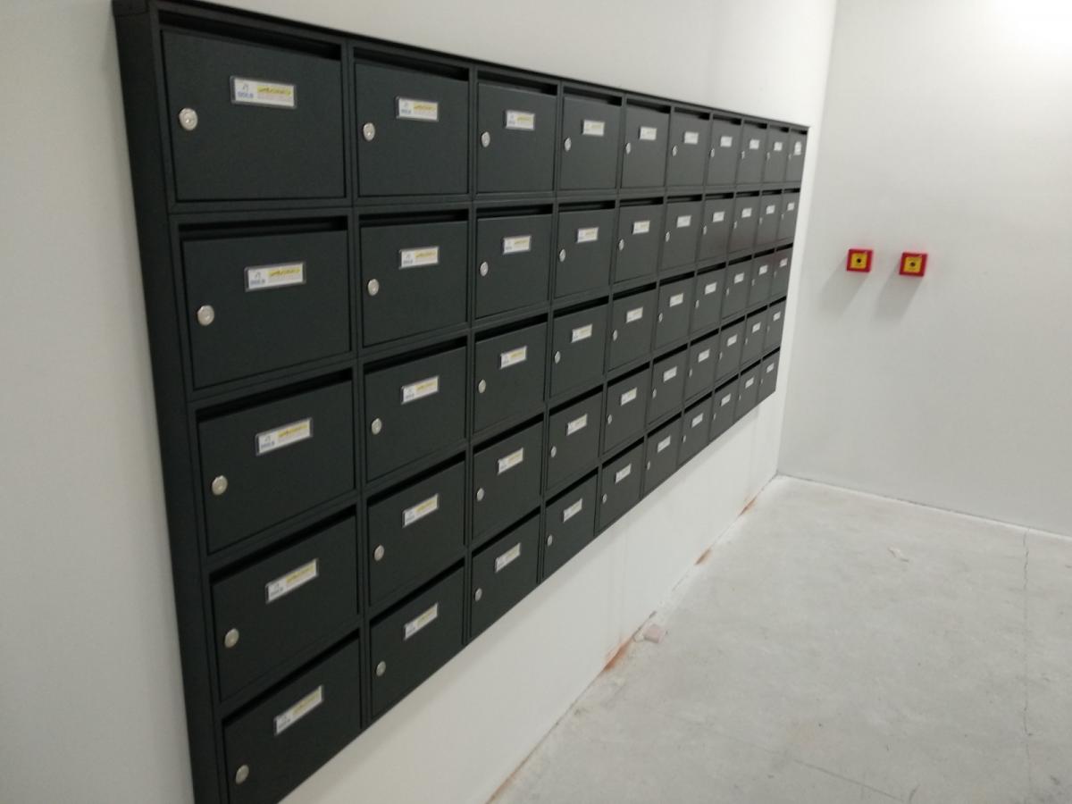 Poštové schránky Amej, Petržalka Rusovská cesta